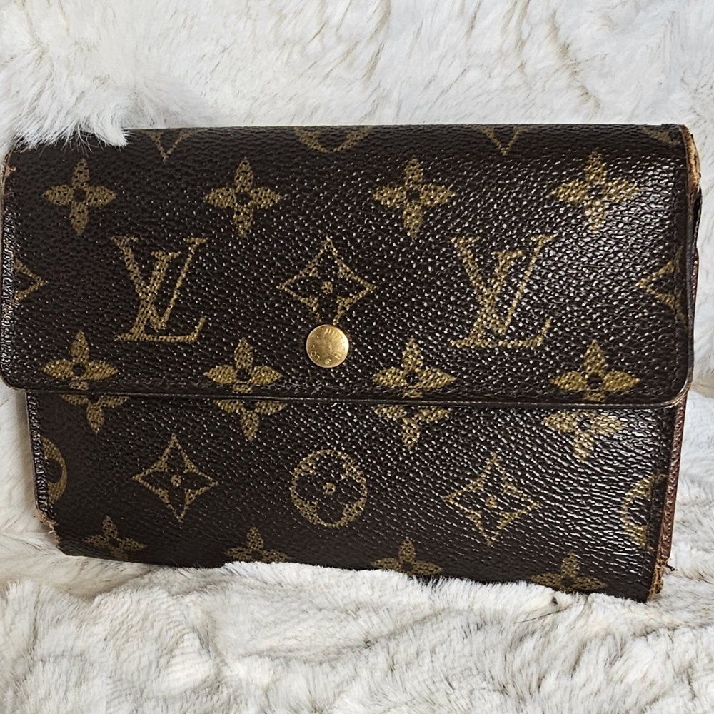 Louis Vuitton Monogram Porte-Tresor Etui Papiers Wallet. 